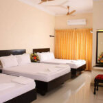 Six Bed AC Room in Hotel Sri Devi